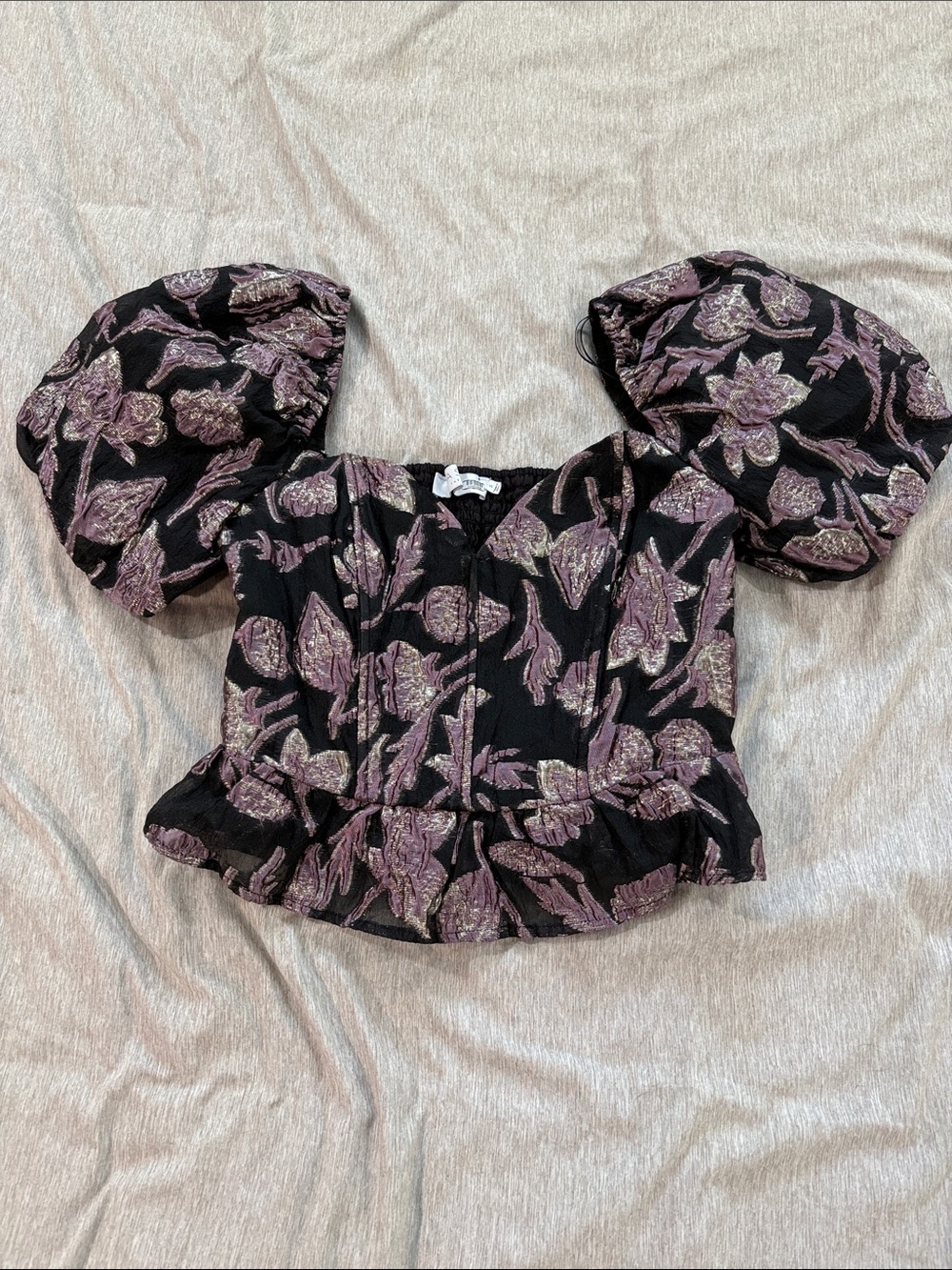 ASTR The Label Puff Sleeve Square-Neck Crop Top in Black and Purple Metallic